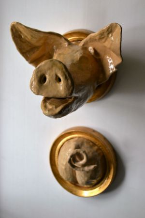 Скульптура, Рельеф - Полное свинство