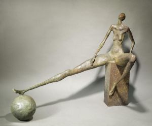 Скульптура, Авангардизм - Девушка с шаром